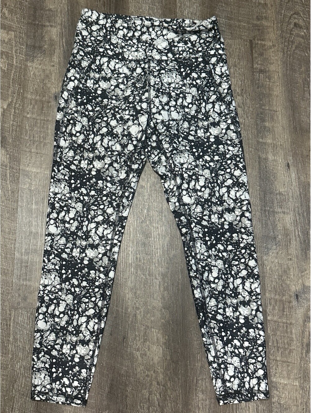 Cycle House By Maria Black White Patterned Athletic Athleisure Leggings Medium